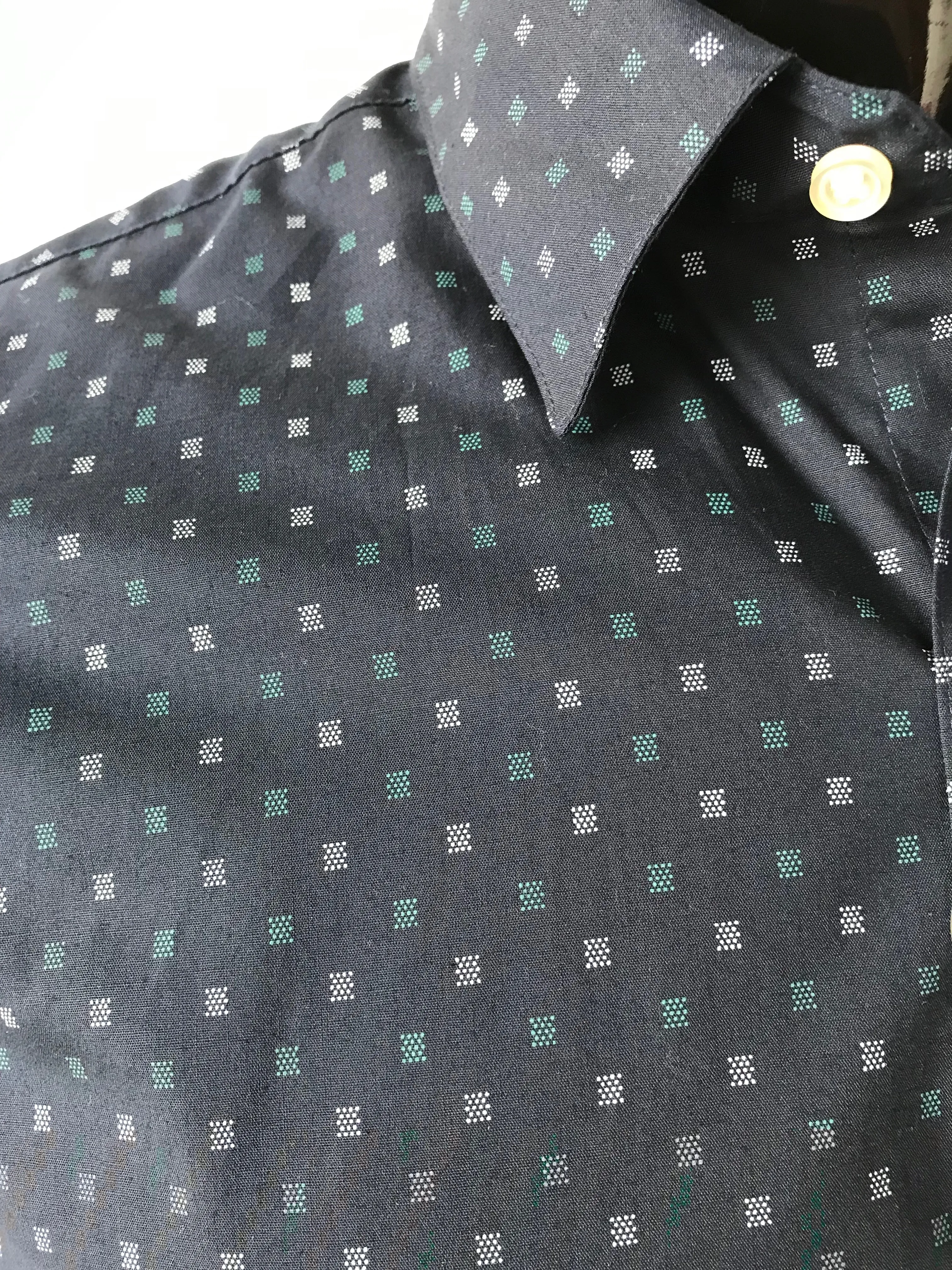 Van Heusen Mens Short Sleeve Shirt • Navy with Square Pattern